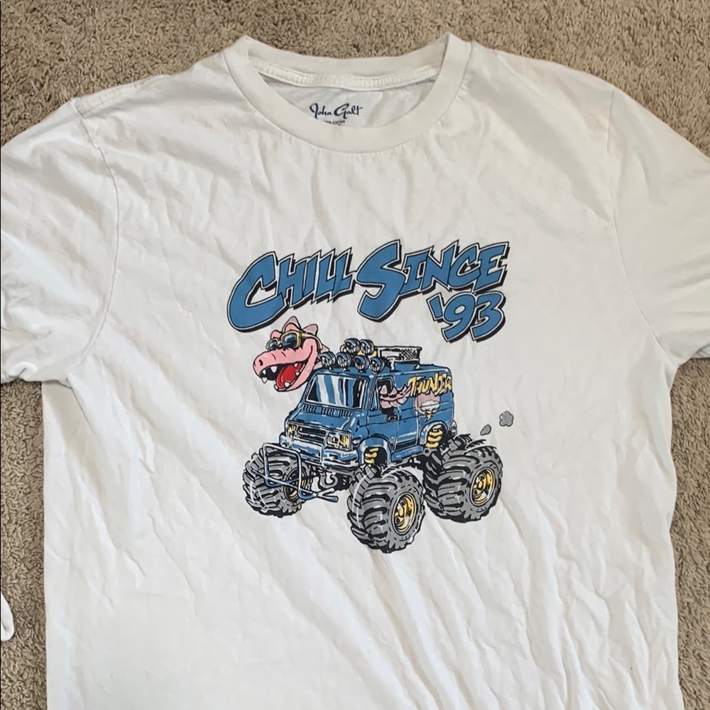 Brandy Melville chill since ‘93 graphic tee